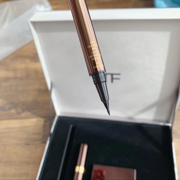 New! Tom Ford Eye and Lip Gift Set - Picture 4 of 7
